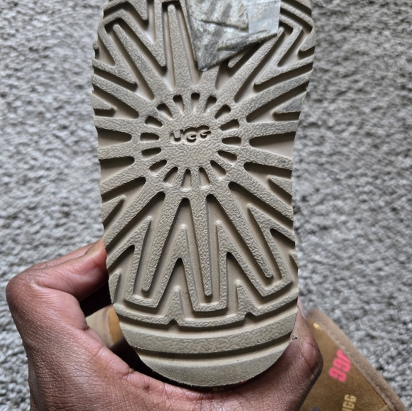 UGGJona Confetti Logo Suede Boot - Picture 8 of 8